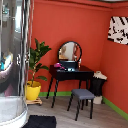 Crazy Guest house *